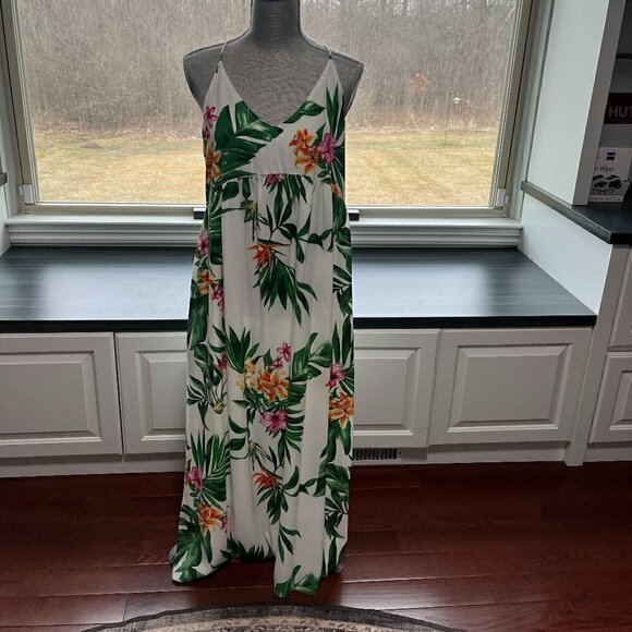 Gibson White Floral Dress NWOT Size M - Picture 2 of 3